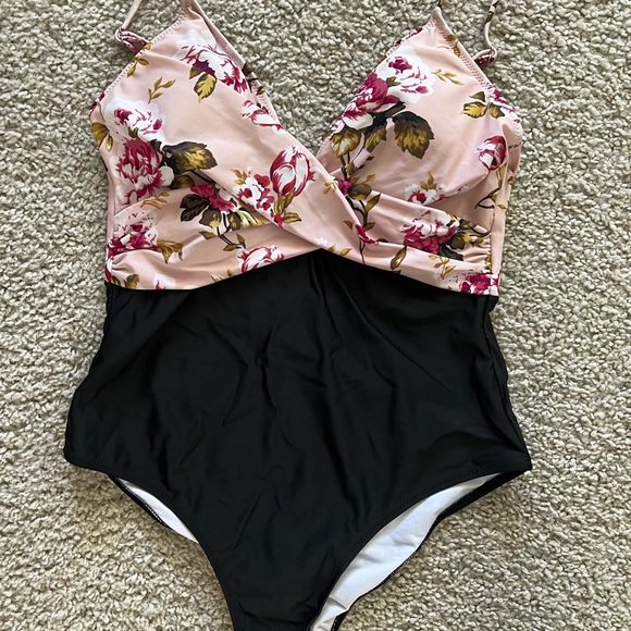 Cupshe Pink Blossom Floral V Neck High Leg One Piece Swimsuit - Picture 3 of 6